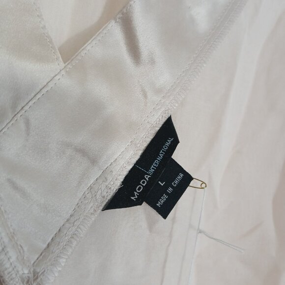 Moda International L Silk Blouse Light Ivory V-Neck Flutter Sleeve Dressy Look - Picture 3 of 9